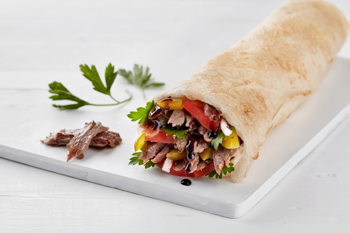 Platos nutritivos y coloridos con verduras frescas